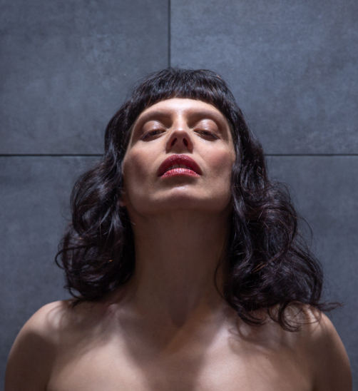 Berlin Dominatrix Lady Vyra in the showe